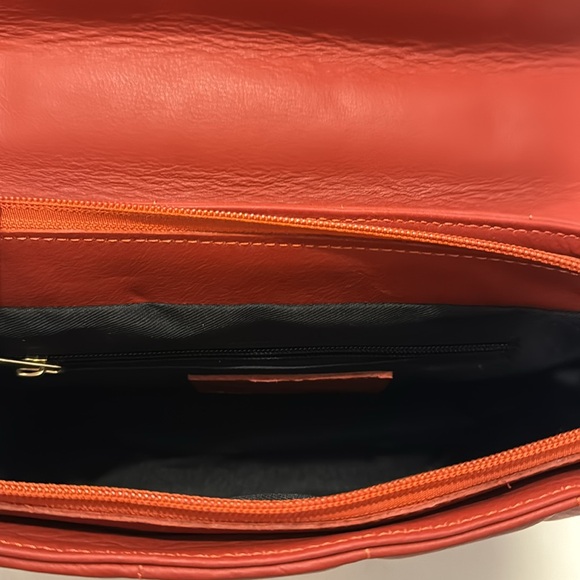 Vera Pelle Quilted Crossbody Bag - Picture 5 of 6